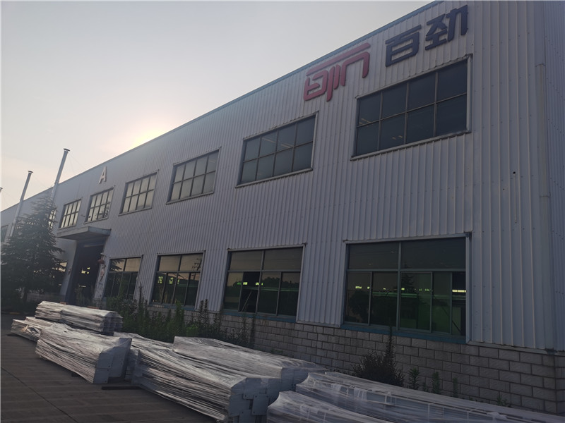 第二樣板車(chē)間